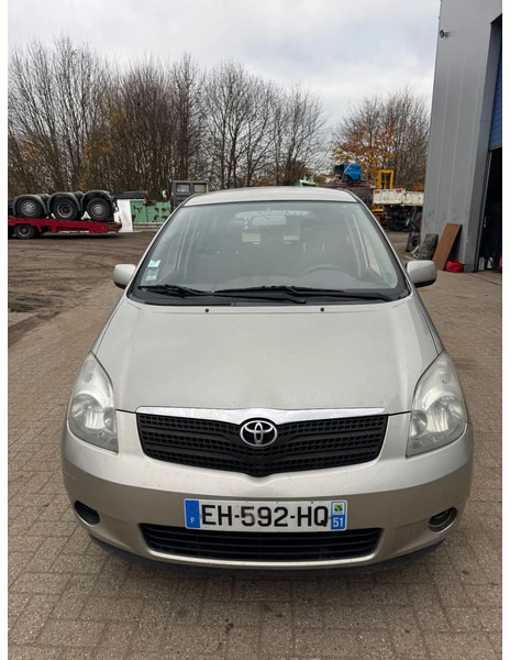 Toyota Corolla Verso **D4D-AIRCO** - Автомобил: слика 2 Toyota Corolla Verso **D4D-AIRCO** - Автомобил: слика 2