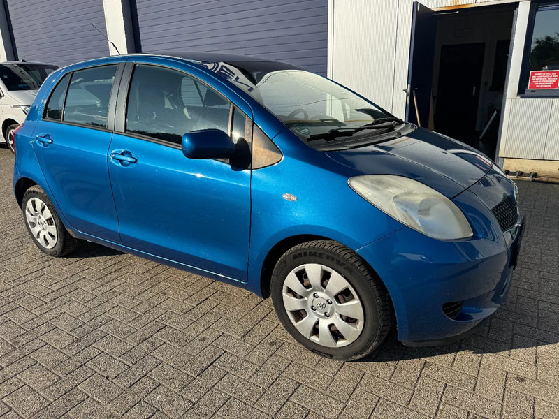 Toyota Yaris **PETROL-ESSENCE-AC** - Хечбек: слика 3 Toyota Yaris **PETROL-ESSENCE-AC** - Хечбек: слика 3