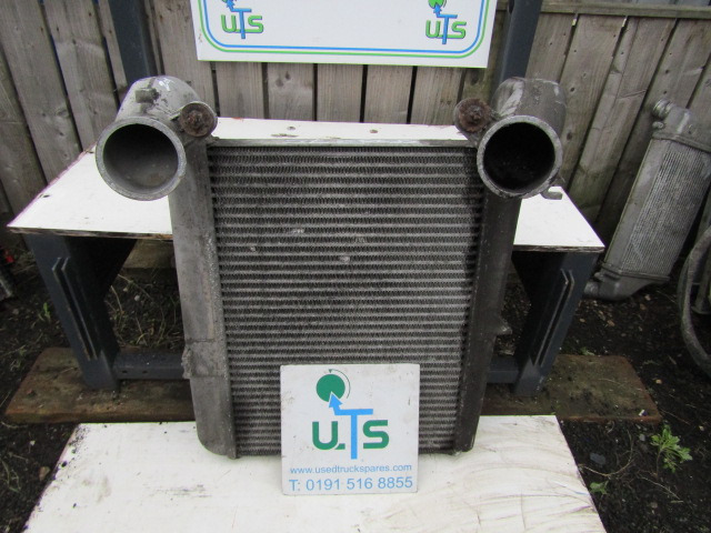 DAF CF 75 INTERCOOLER P/NO 1371318 - Радијатор за Камион: слика 2 DAF CF 75 INTERCOOLER P/NO 1371318 - Радијатор за Камион: слика 2