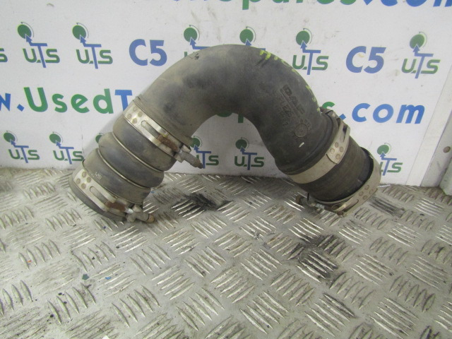 DAF LF 220 EURO 6 INTERCOOLER PIPE P/NO APUE 254 - Мотор и делови за Камион: слика 1 DAF LF 220 EURO 6 INTERCOOLER PIPE P/NO APUE 254 - Мотор и делови за Камион: слика 1