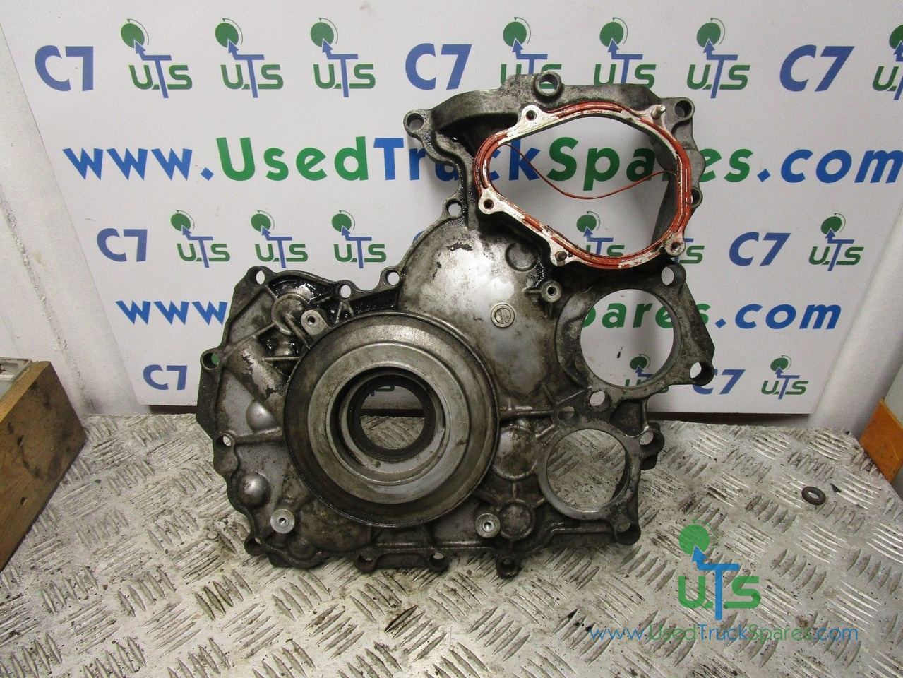 ISUZU NKR (4JJ1) OUTER TIMING COVER - Мотор и делови за Камион: слика 2 ISUZU NKR (4JJ1) OUTER TIMING COVER - Мотор и делови за Камион: слика 2