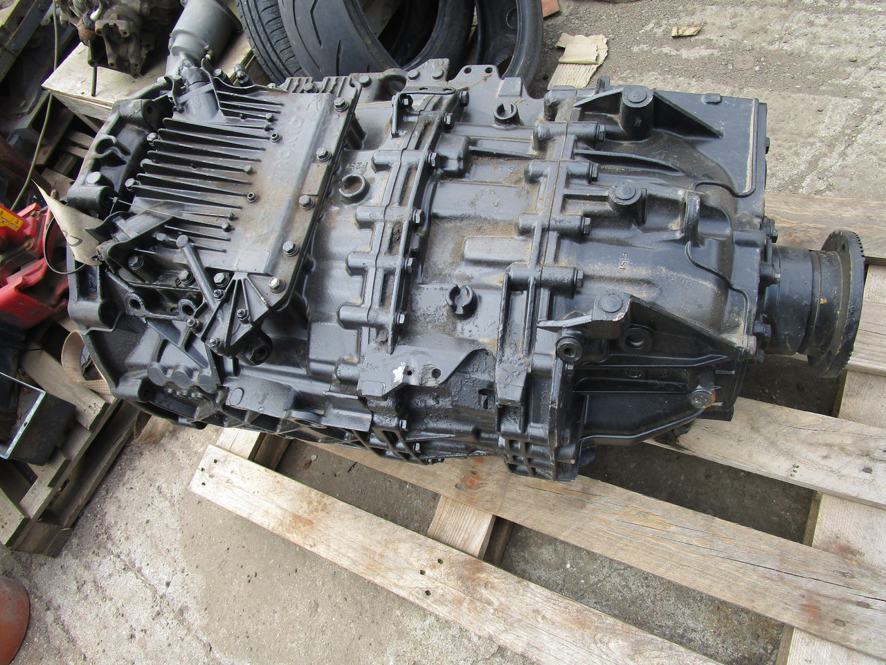 MAN ZF ASTRONIC GEARBOX TYPE 12AS2330TD - Менувач за Камион: слика 1 MAN ZF ASTRONIC GEARBOX TYPE 12AS2330TD - Менувач за Камион: слика 1