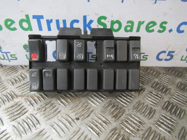 VOLVO FE SWITCH BOARD CLUSTER COMPLETE - Електричен систем за Камион: слика 1 VOLVO FE SWITCH BOARD CLUSTER COMPLETE - Електричен систем за Камион: слика 1