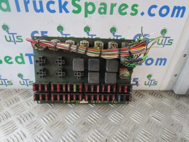VOLVO FL10/FL7 FUSEBOARD 1618770-P01 - Електричен систем за Камион: слика 1 VOLVO FL10/FL7 FUSEBOARD 1618770-P01 - Електричен систем за Камион: слика 1
