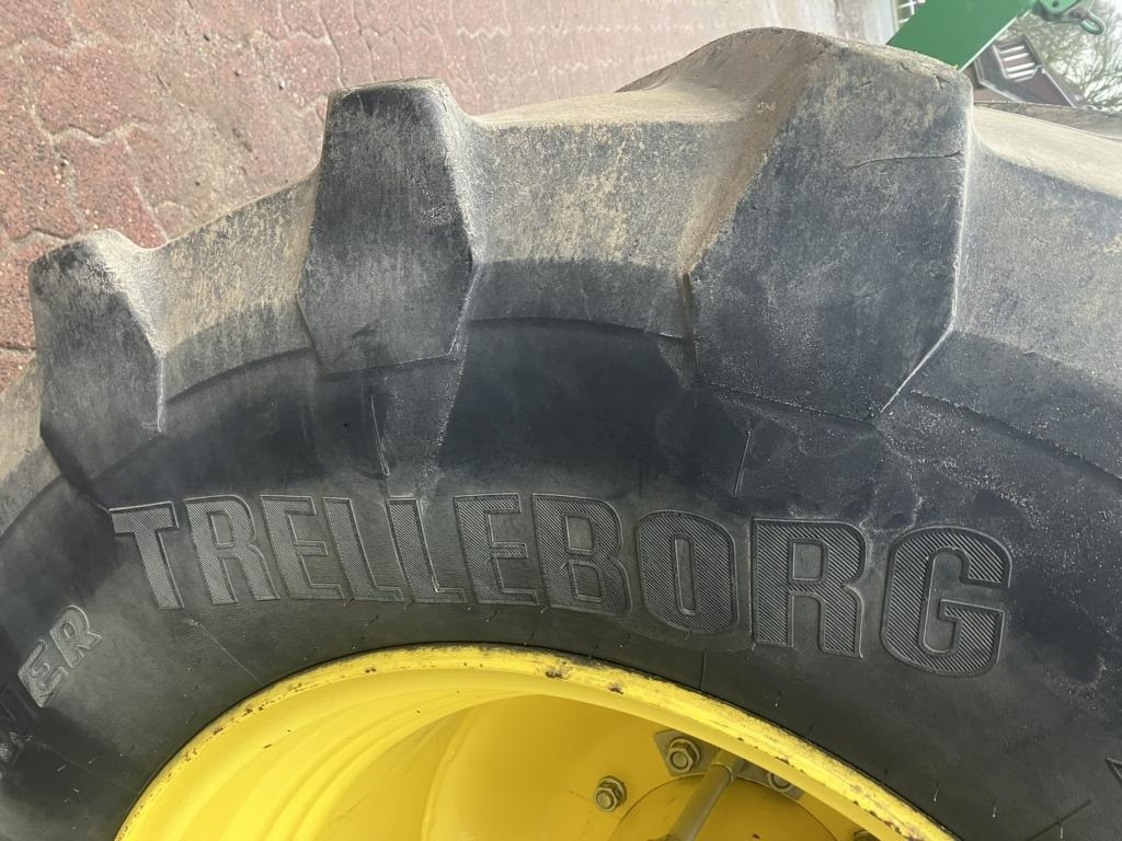 John Deere 6215R - Трактор: слика 3 John Deere 6215R - Трактор: слика 3