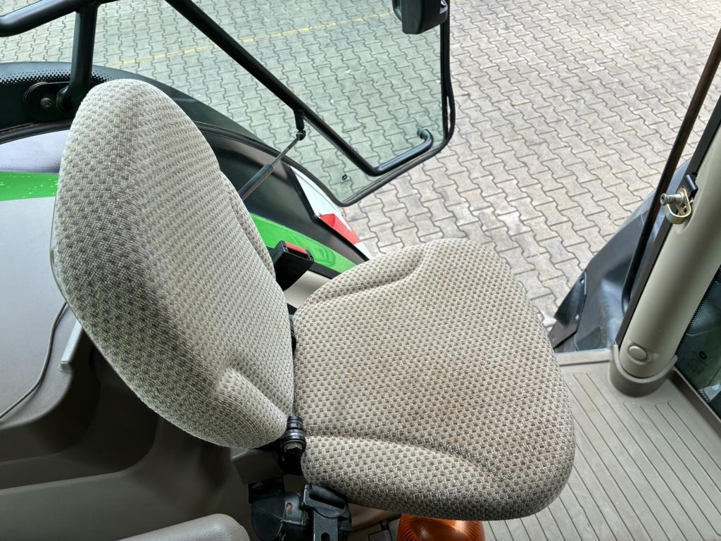 John Deere 6215R - Трактор: слика 2 John Deere 6215R - Трактор: слика 2