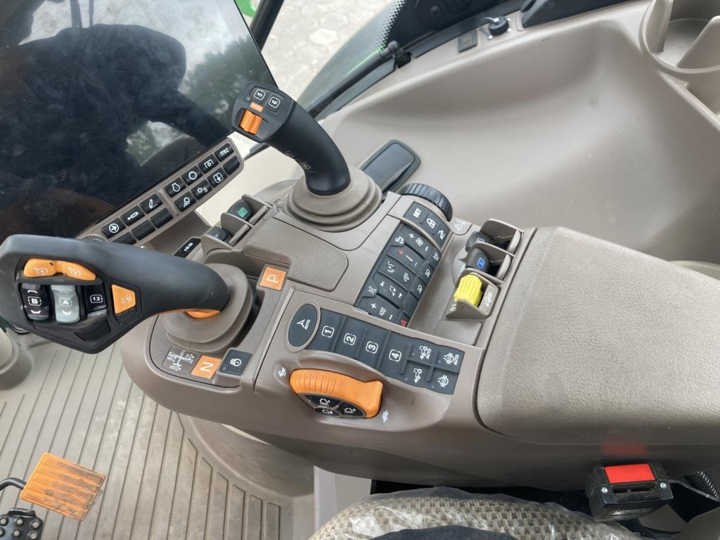 John Deere 6R140 - Трактор: слика 2 John Deere 6R140 - Трактор: слика 2