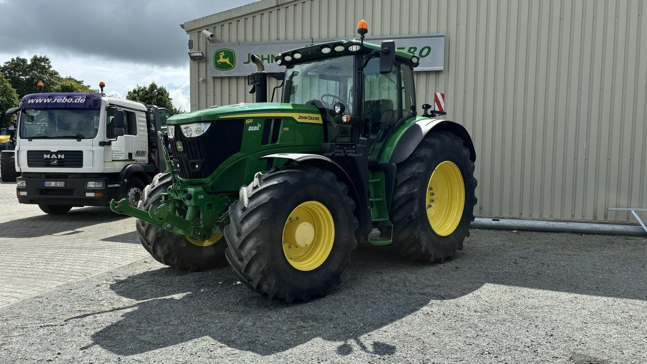 John Deere 6R195 - Трактор: слика 1 John Deere 6R195 - Трактор: слика 1