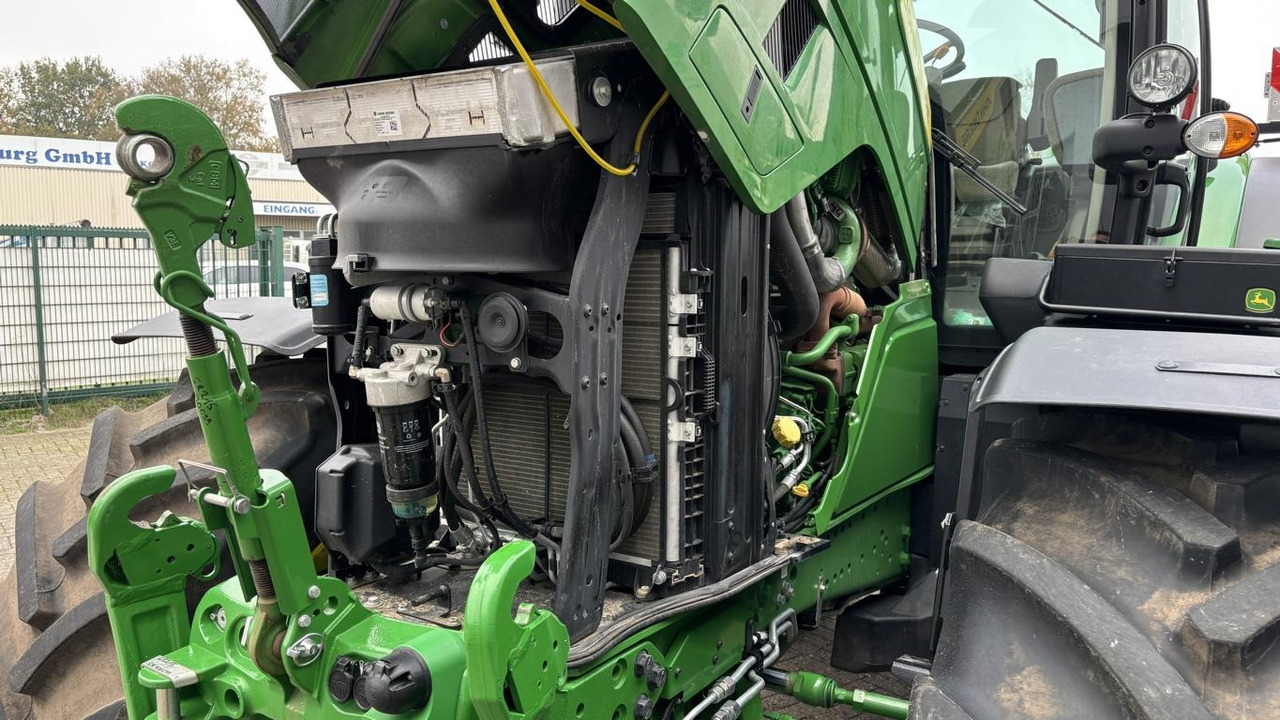 John Deere 6R215 - Трактор: слика 3 John Deere 6R215 - Трактор: слика 3