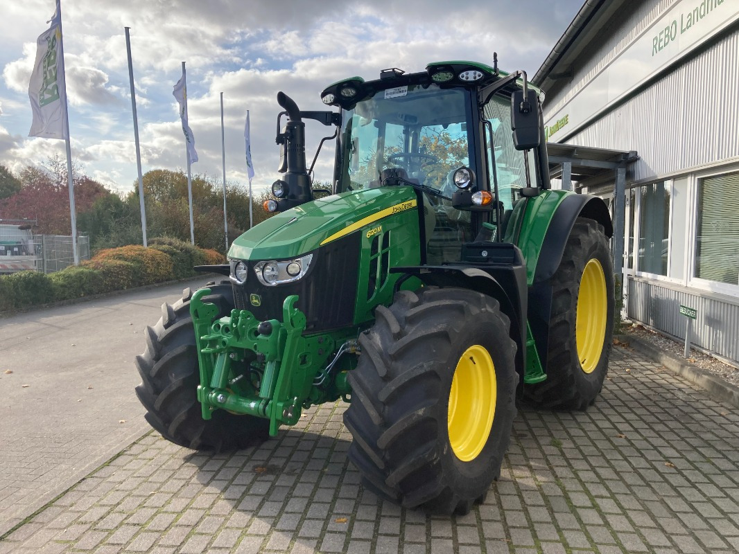 John Deere TRAKTOR 6120M MIT KABINE - Трактор: слика 1 John Deere TRAKTOR 6120M MIT KABINE - Трактор: слика 1
