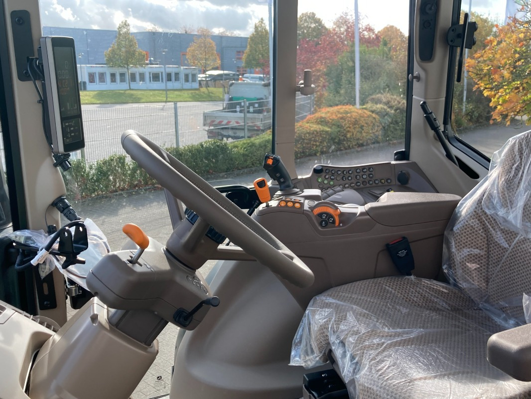 John Deere TRAKTOR 6120M MIT KABINE - Трактор: слика 4 John Deere TRAKTOR 6120M MIT KABINE - Трактор: слика 4