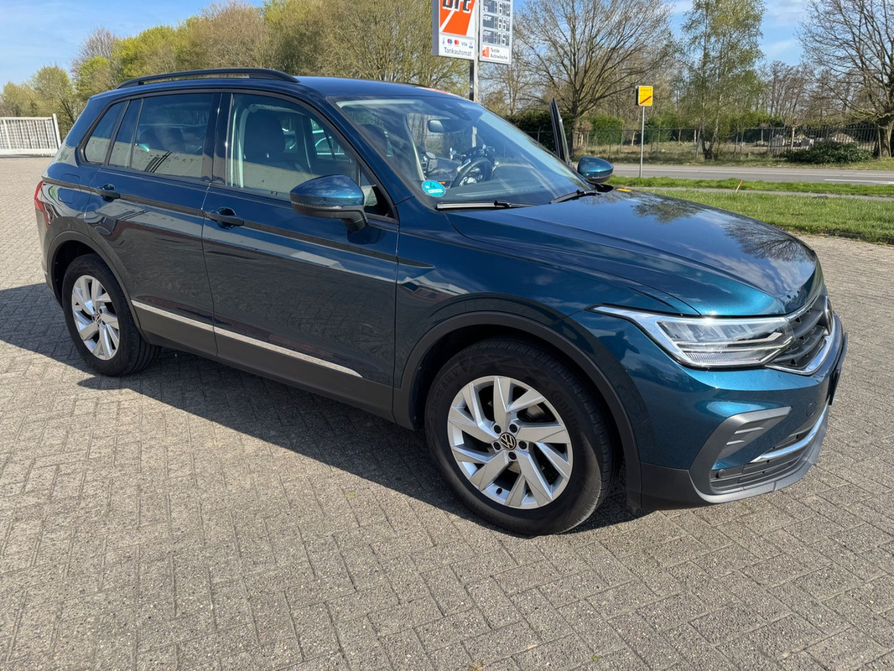 Volkswagen Tiguan Life 4Motion 2.0 TDI 7-Gang AHK - SUV: слика 1 Volkswagen Tiguan Life 4Motion 2.0 TDI 7-Gang AHK - SUV: слика 1