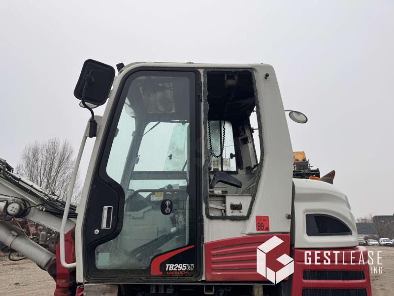 Багер на тркала Takeuchi TB295W: слика 20