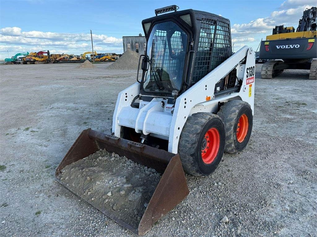 Bobcat S130 - Компактен натоварувач: слика 2 Bobcat S130 - Компактен натоварувач: слика 2