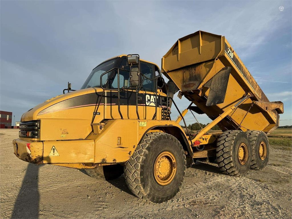 CAT 730  - Зглобен истоварувач: слика 1 CAT 730  - Зглобен истоварувач: слика 1