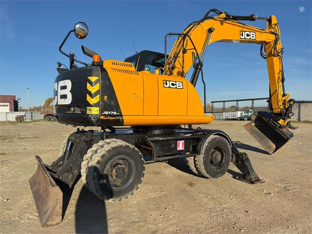 JCB JS 175 W T4i ENGCON + GRAPPLE - Багер на тркала: слика 4 JCB JS 175 W T4i ENGCON + GRAPPLE - Багер на тркала: слика 4