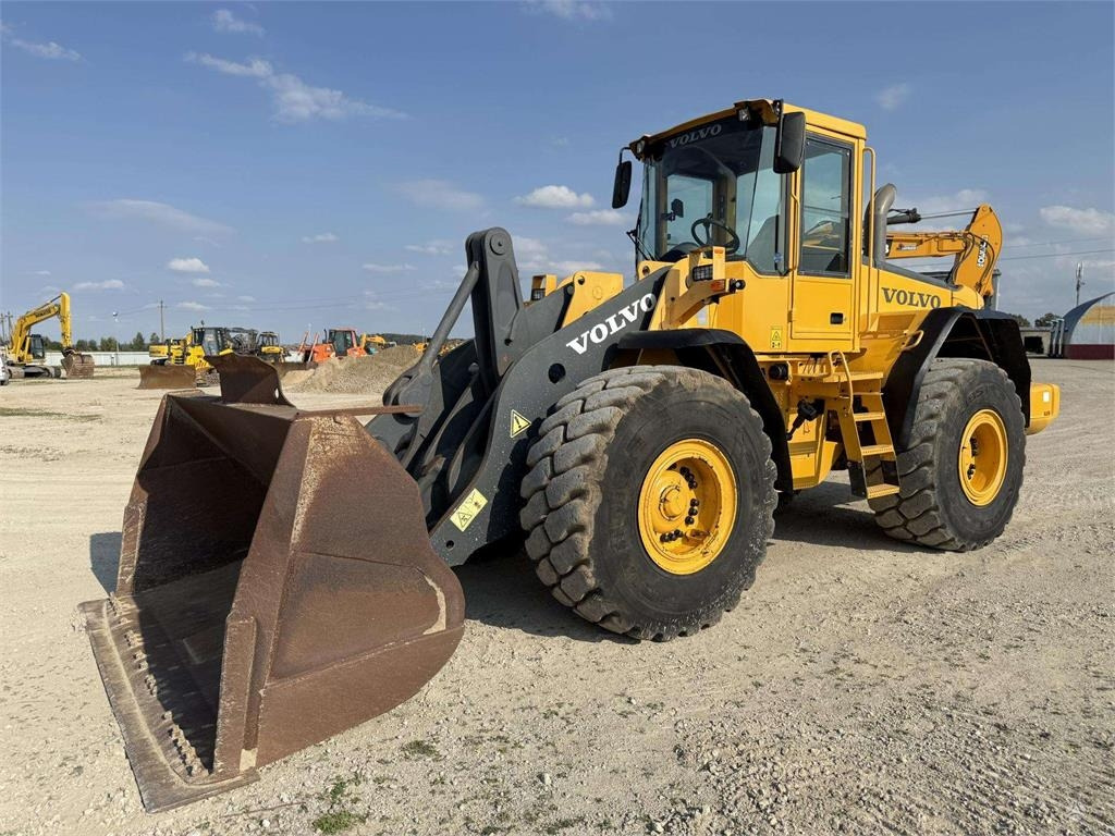 Volvo L 110 E - Натоварувач на тркала: слика 1 Volvo L 110 E - Натоварувач на тркала: слика 1
