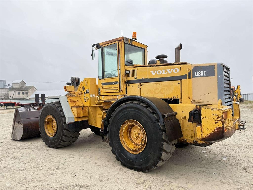 Volvo L180C quick coupler - Натоварувач на тркала: слика 3 Volvo L180C quick coupler - Натоварувач на тркала: слика 3