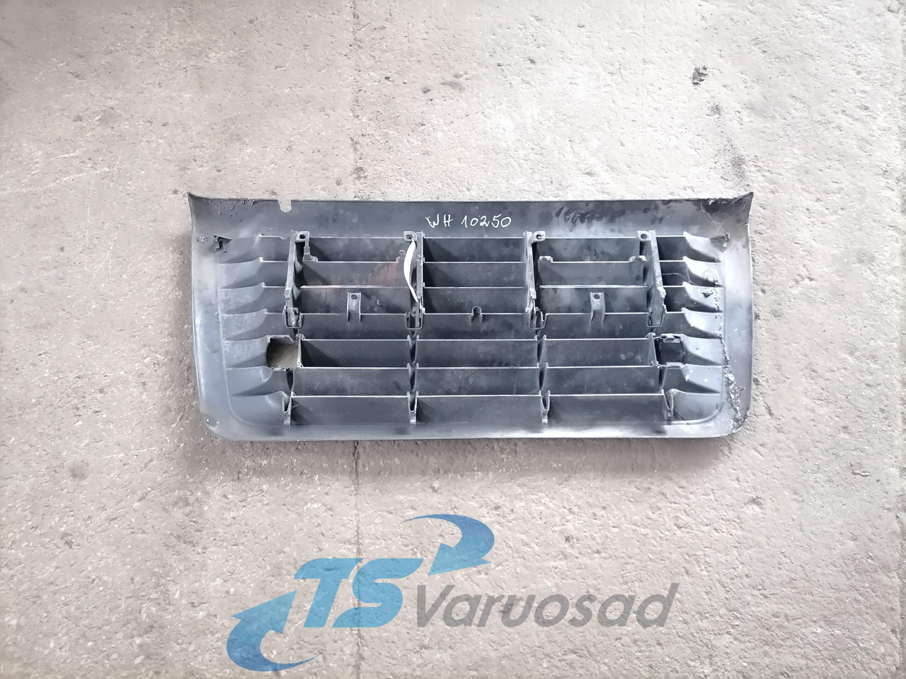 DAF Grille panel 10412789 - Решетка за Камион: слика 2 DAF Grille panel 10412789 - Решетка за Камион: слика 2