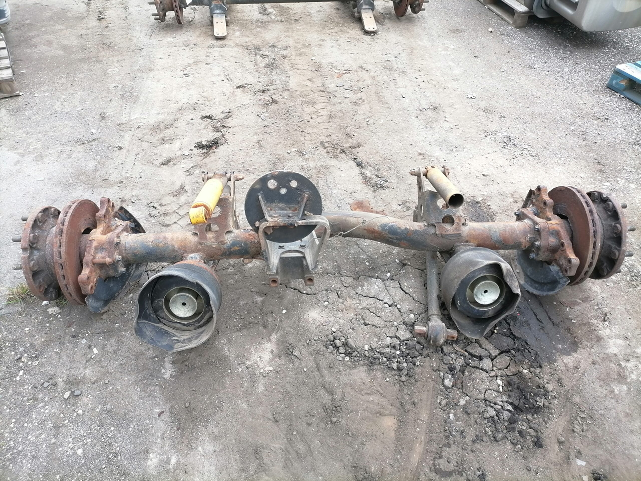 MAN Axel housing 12345 - Оска и делови за Камион: слика 2 MAN Axel housing 12345 - Оска и делови за Камион: слика 2