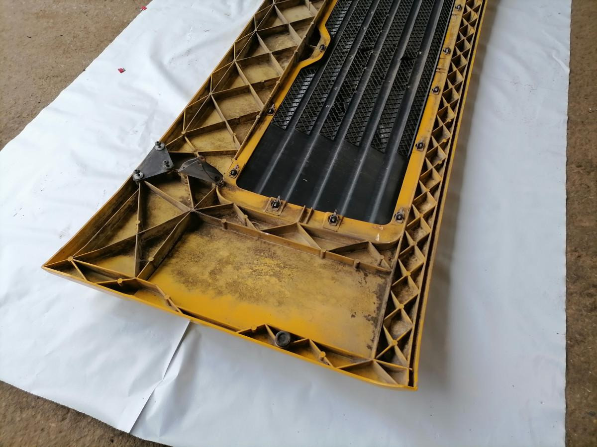 MAN Grille panel 81611100042 - Решетка за Камион: слика 3 MAN Grille panel 81611100042 - Решетка за Камион: слика 3