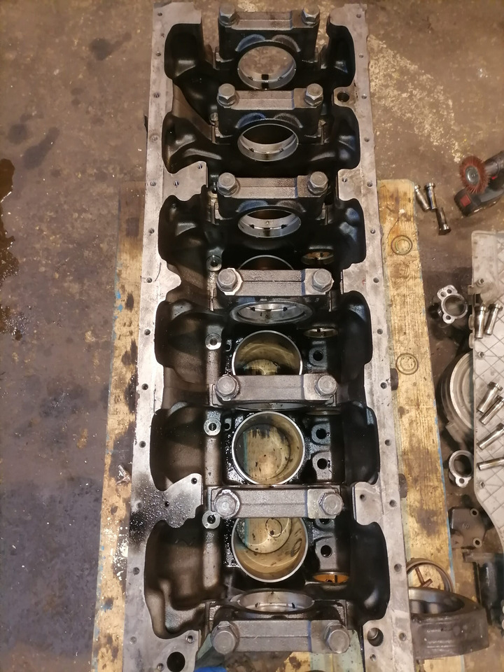 MAN Mootoriplokk MAN D2876 51011013340 - Мотор и делови за Камион: слика 2 MAN Mootoriplokk MAN D2876 51011013340 - Мотор и делови за Камион: слика 2