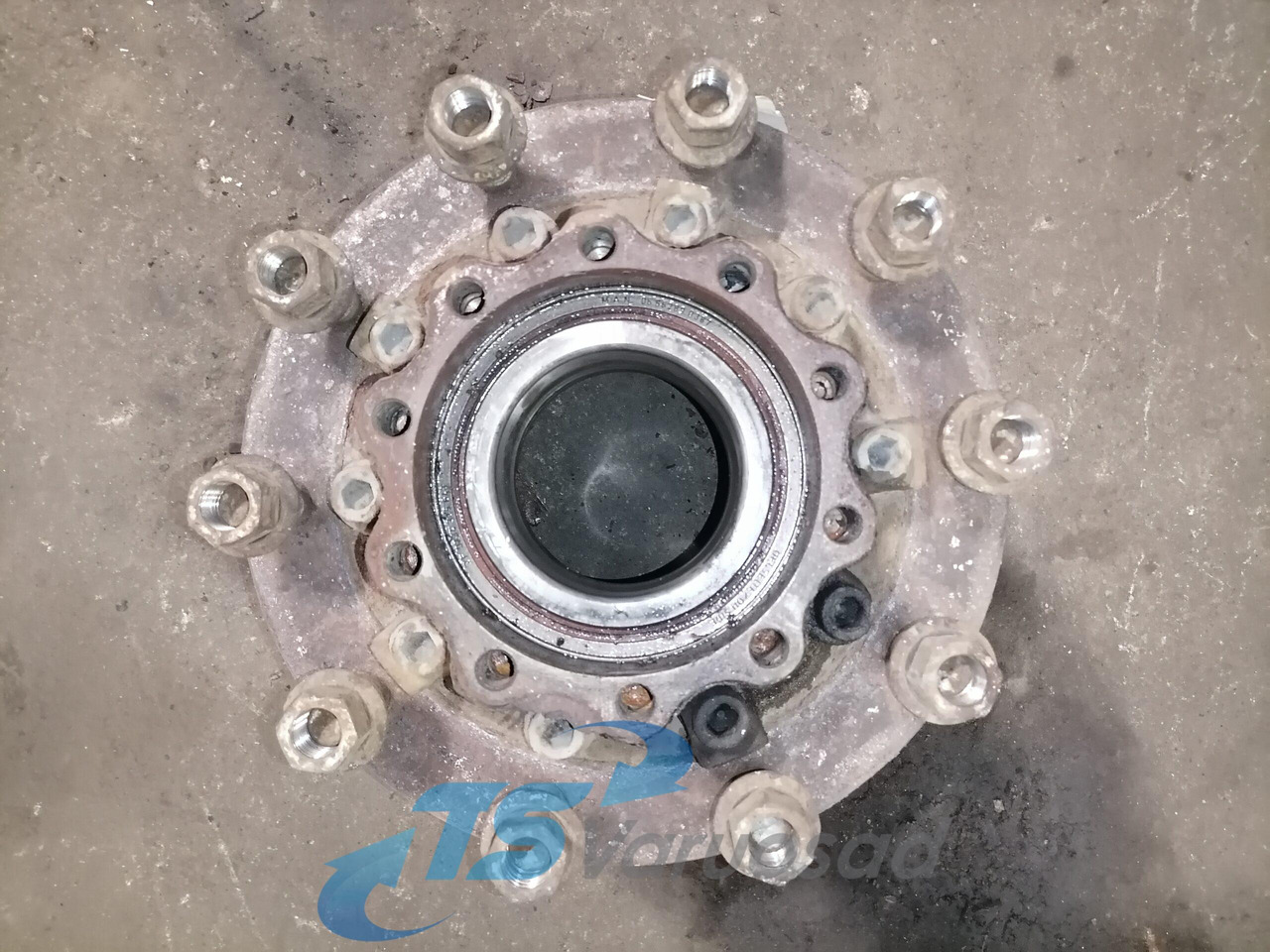 MAN Rear axel hub 81357010155 - Глава на тркало за Камион: слика 4 MAN Rear axel hub 81357010155 - Глава на тркало за Камион: слика 4
