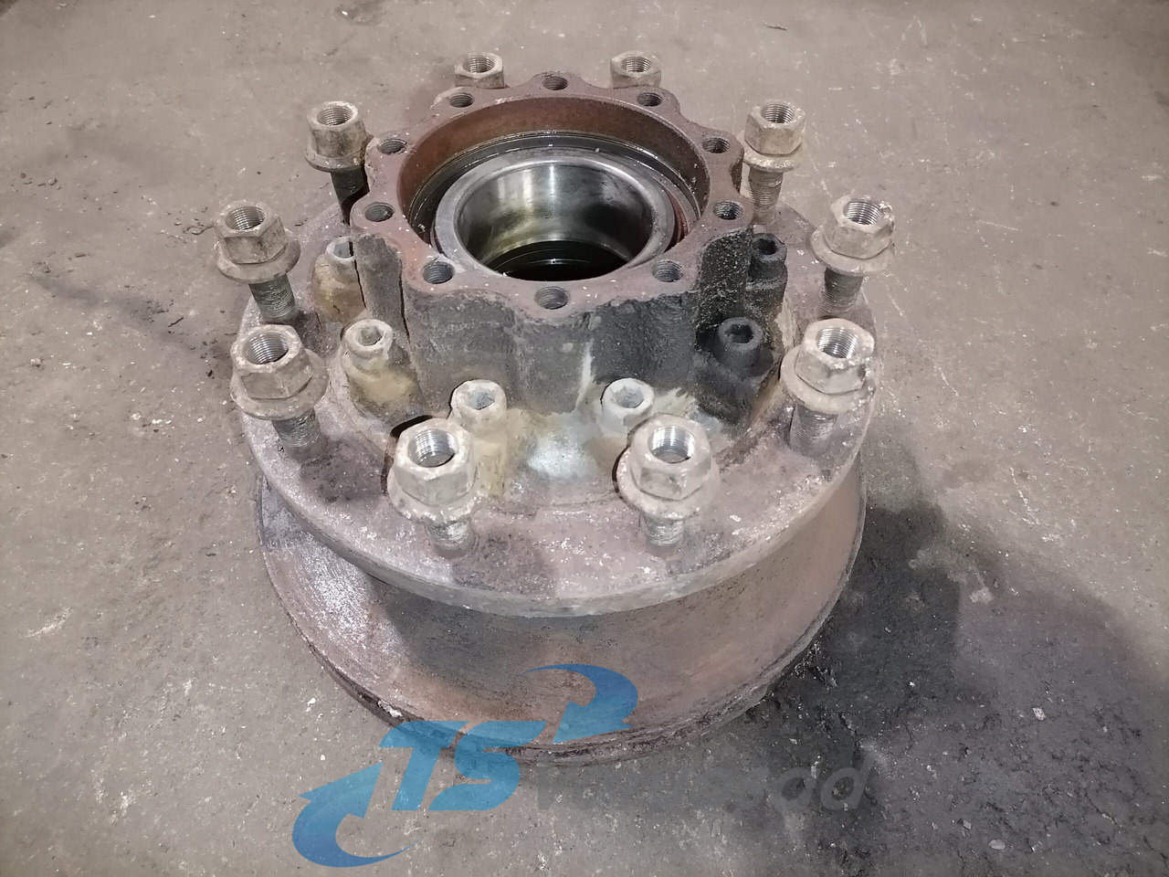 MAN Rear axel hub 81357010155 - Глава на тркало за Камион: слика 1 MAN Rear axel hub 81357010155 - Глава на тркало за Камион: слика 1
