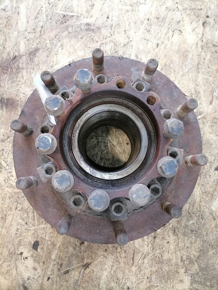 MAN Rear axel hub 81357013155 - Глава на тркало за Камион: слика 2 MAN Rear axel hub 81357013155 - Глава на тркало за Камион: слика 2