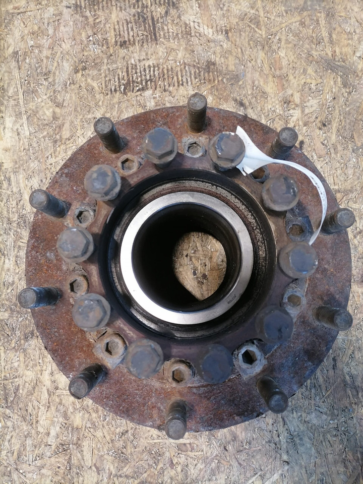 MAN Rear axel hub 81357013155 - Глава на тркало за Камион: слика 4 MAN Rear axel hub 81357013155 - Глава на тркало за Камион: слика 4