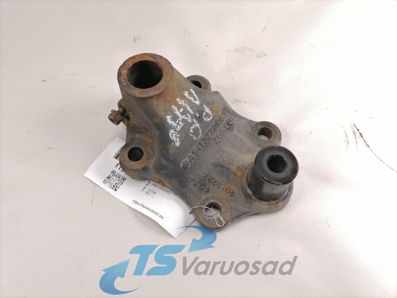Mercedes-Benz Anti-roll bar bracket A9413230963 - Баланс штангла за Камион: слика 1 Mercedes-Benz Anti-roll bar bracket A9413230963 - Баланс штангла за Камион: слика 1