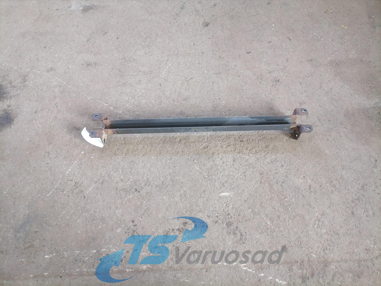 Mercedes-Benz Front bumper carrier A9413101722 - Браник за Камион: слика 2 Mercedes-Benz Front bumper carrier A9413101722 - Браник за Камион: слика 2