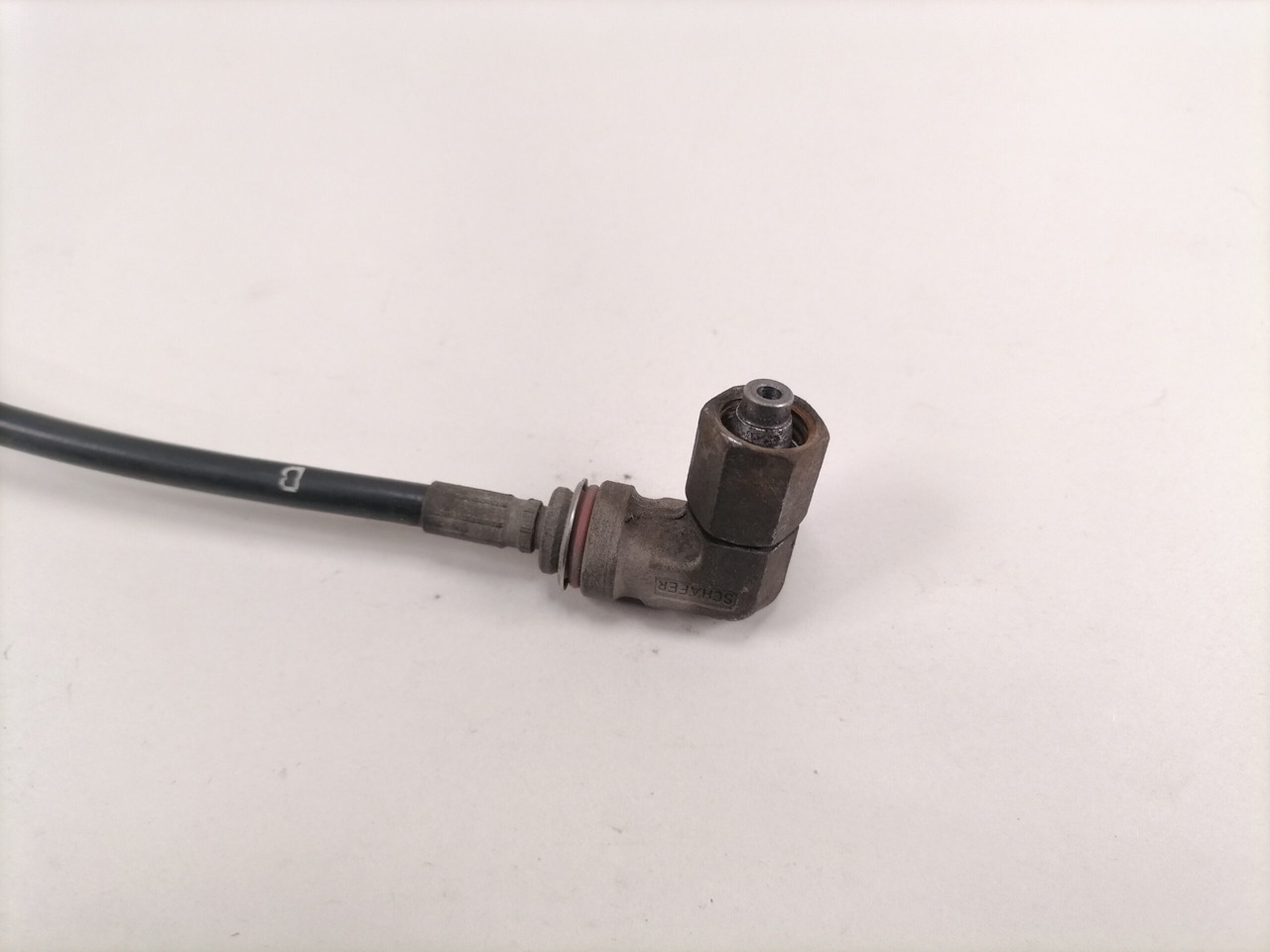 Mercedes-Benz Kabiini tõstemehhanismi voolik A9605532682 - Универзален дел за Камион: слика 2 Mercedes-Benz Kabiini tõstemehhanismi voolik A9605532682 - Универзален дел за Камион: слика 2