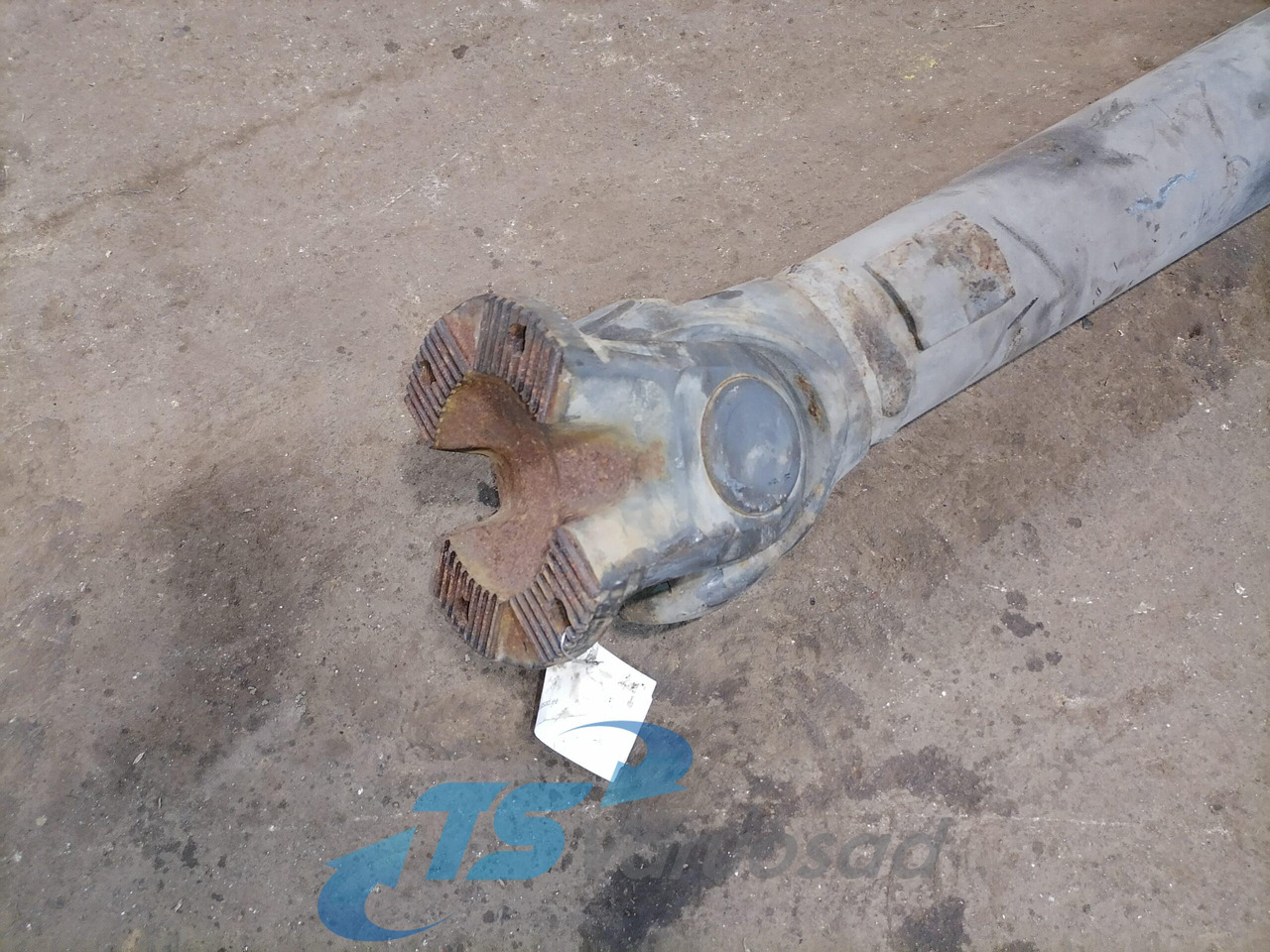 Mercedes-Benz Propeller shaft A6574103402 - Карданско вратило за Камион: слика 2 Mercedes-Benz Propeller shaft A6574103402 - Карданско вратило за Камион: слика 2