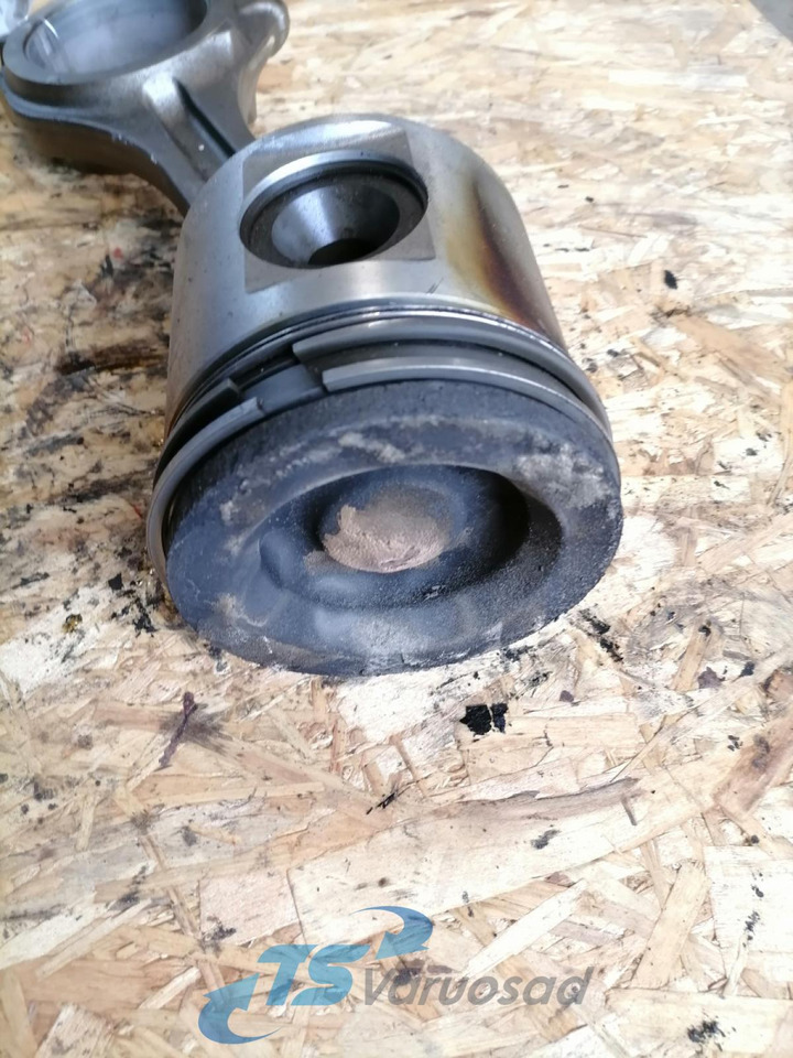 Scania Connecting rod + piston 1737976 - Клипови/ Прстени/ Изолациони чаури за Камион: слика 2 Scania Connecting rod + piston 1737976 - Клипови/ Прстени/ Изолациони чаури за Камион: слика 2