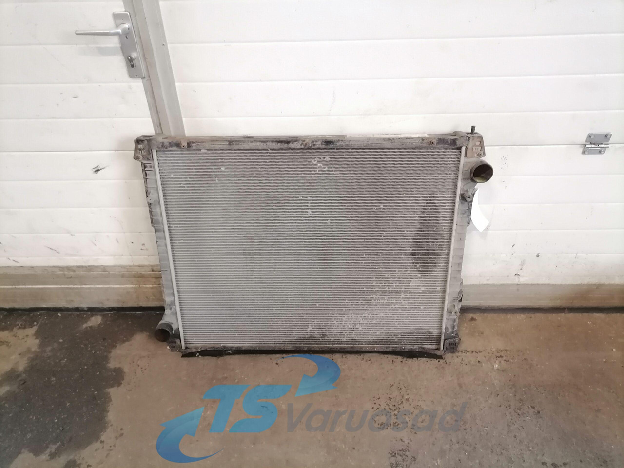 Scania Cooling radiator 1769999 - Радијатор за Камион: слика 1 Scania Cooling radiator 1769999 - Радијатор за Камион: слика 1