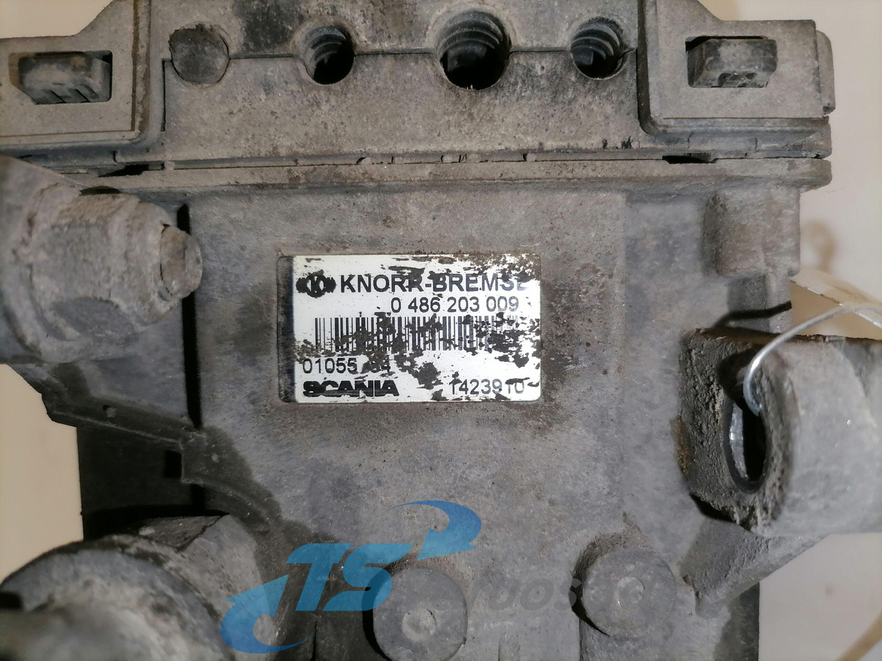 Scania EBS brake valve 1423910 - Кочионен вентил за Камион: слика 2 Scania EBS brake valve 1423910 - Кочионен вентил за Камион: слика 2