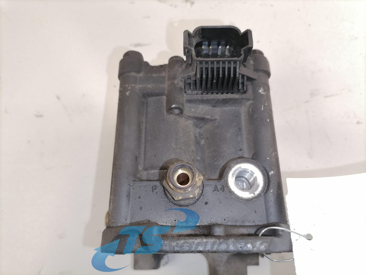 Scania EGR valve 2021086 - Издувен систем за Камион: слика 3 Scania EGR valve 2021086 - Издувен систем за Камион: слика 3