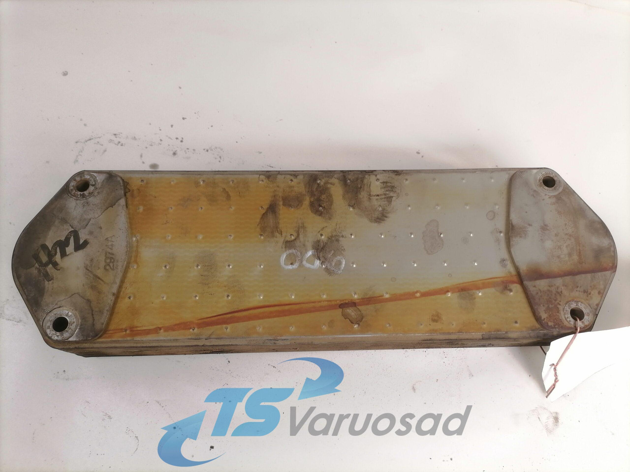 Scania Engine oil cooler 1543688 - Мотор и делови за Камион: слика 1 Scania Engine oil cooler 1543688 - Мотор и делови за Камион: слика 1