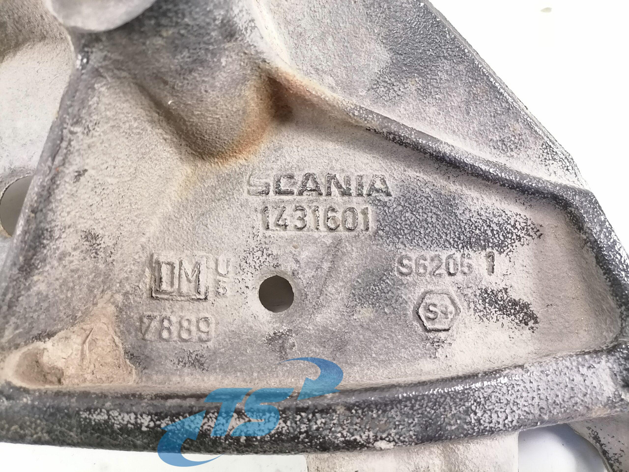 Scania Front bumper carrier 1431601 - Браник за Камион: слика 4 Scania Front bumper carrier 1431601 - Браник за Камион: слика 4
