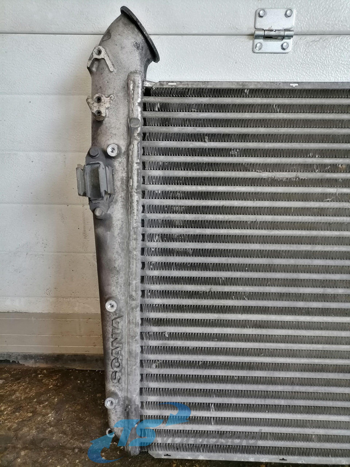 Scania Intercooler radiator 1400937 - Интеркулер за Камион: слика 3 Scania Intercooler radiator 1400937 - Интеркулер за Камион: слика 3