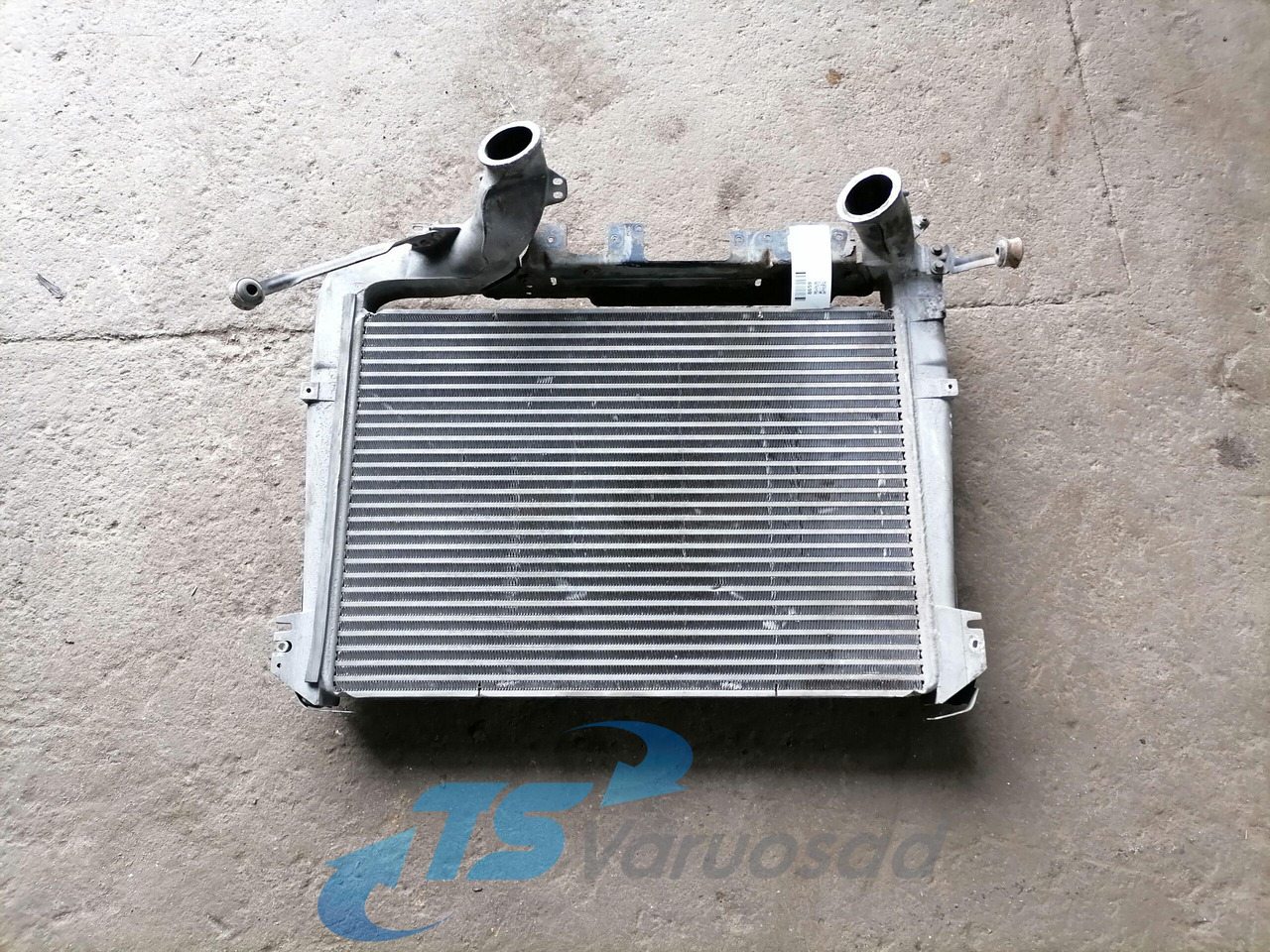 Scania Intercooler radiator 1531767 - Интеркулер за Камион: слика 1 Scania Intercooler radiator 1531767 - Интеркулер за Камион: слика 1