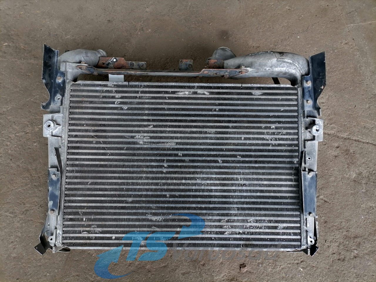 Scania Intercooler radiator 1531767 - Интеркулер за Камион: слика 3 Scania Intercooler radiator 1531767 - Интеркулер за Камион: слика 3