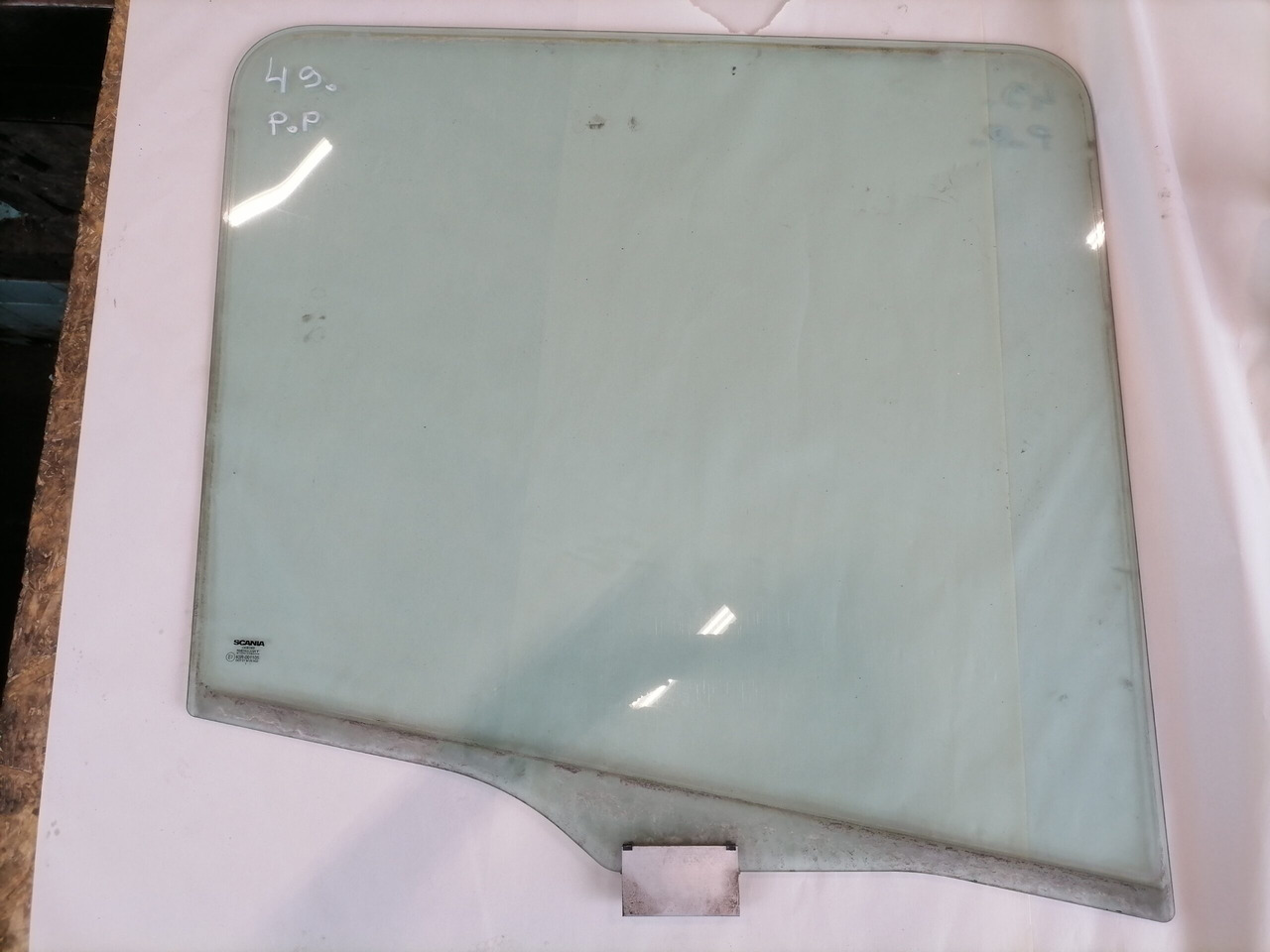 Scania Küljeklaas, parem 1306260 - Прозорец и делови за Камион: слика 2 Scania Küljeklaas, parem 1306260 - Прозорец и делови за Камион: слика 2