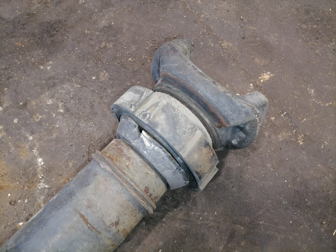 Scania Propeller shaft 1758940 - Карданско вратило за Камион: слика 2 Scania Propeller shaft 1758940 - Карданско вратило за Камион: слика 2