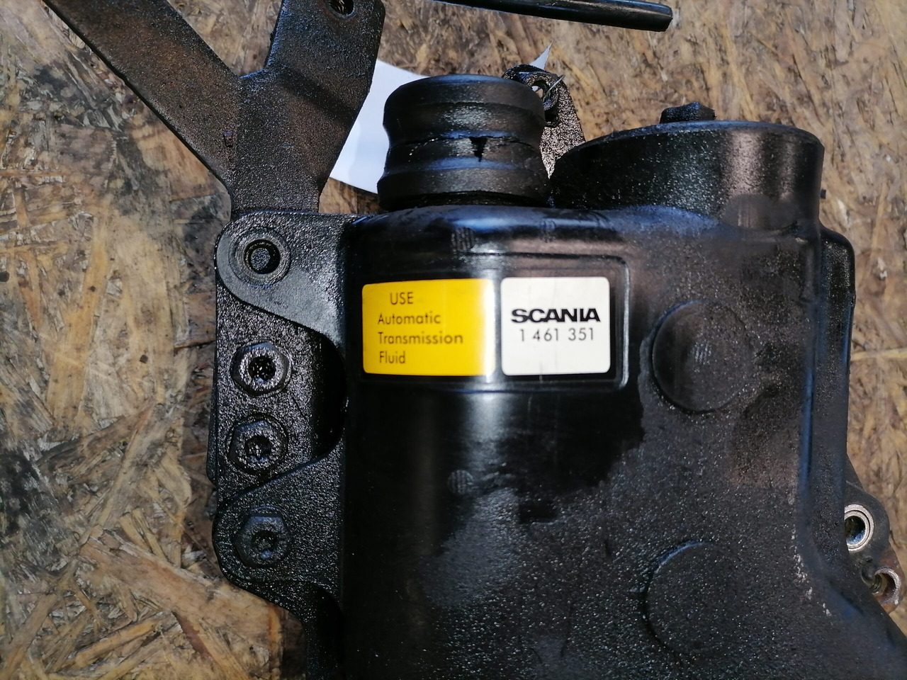 Scania Scania steering oil tank 1461351 - Црево за управување за Камион: слика 4 Scania Scania steering oil tank 1461351 - Црево за управување за Камион: слика 4