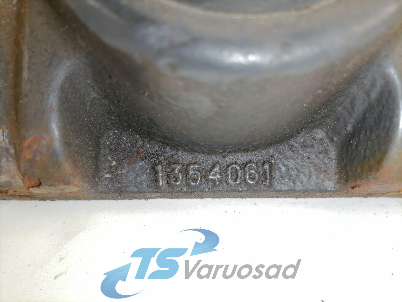 Scania Shock absorber mounting 1354061 - Суспензија за Камион: слика 3 Scania Shock absorber mounting 1354061 - Суспензија за Камион: слика 3