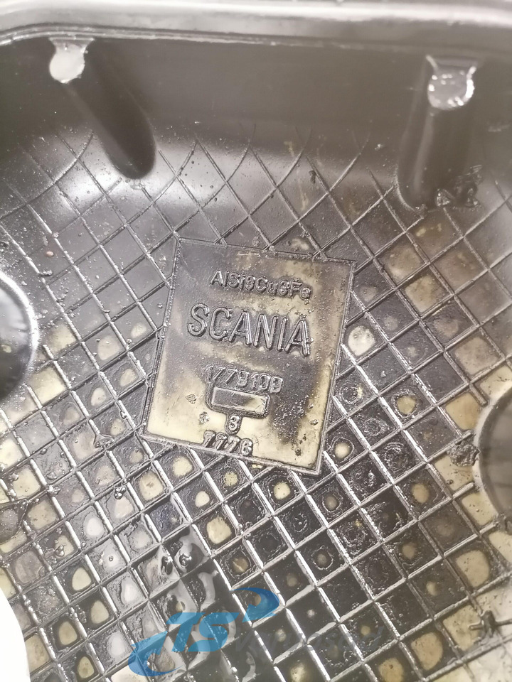 Scania Valve cover 1779109 - Глава на цилиндар за Камион: слика 3 Scania Valve cover 1779109 - Глава на цилиндар за Камион: слика 3