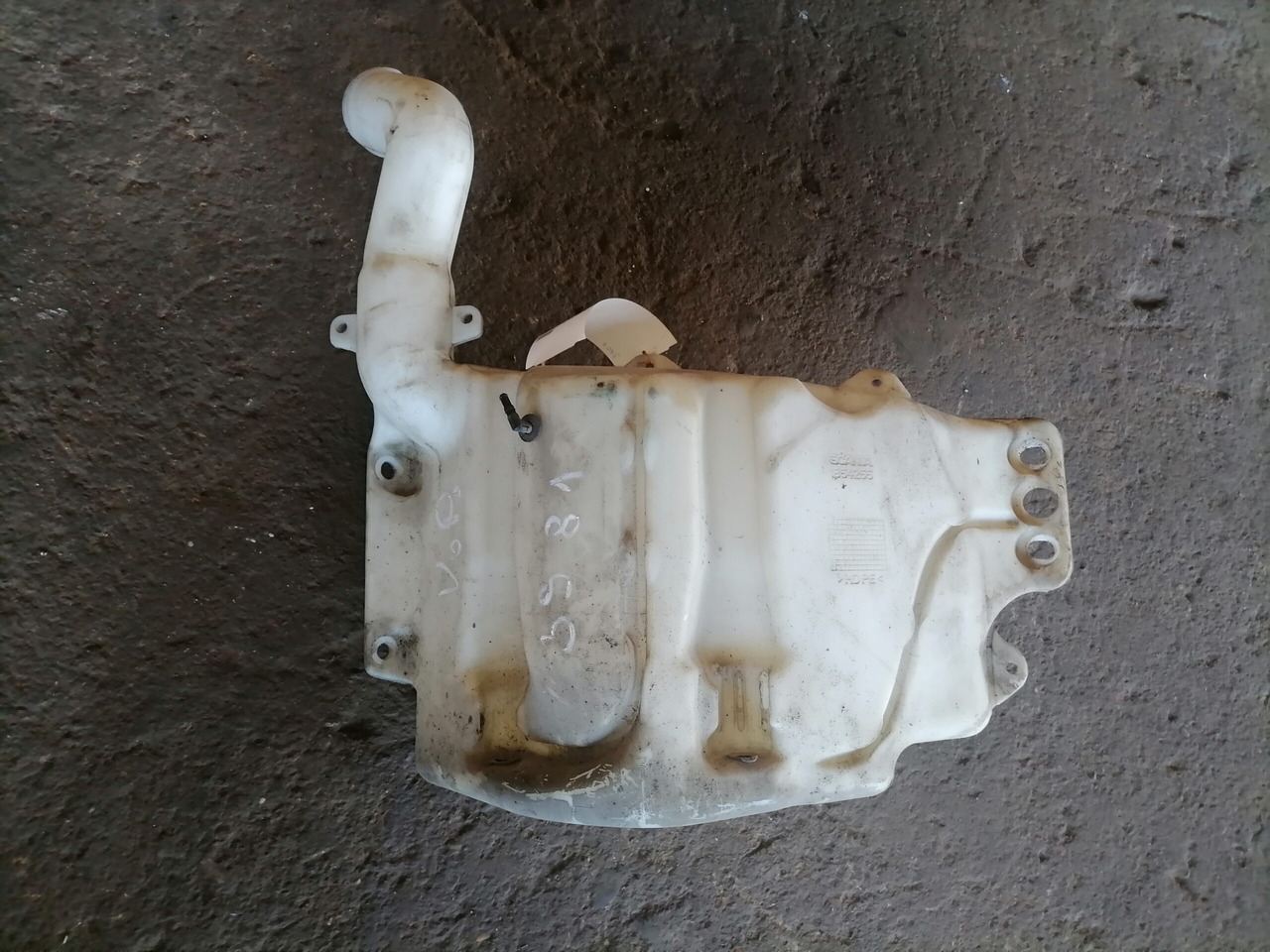 Scania Windscreen washer fluid tank 1854255 - Бришач за Камион: слика 2 Scania Windscreen washer fluid tank 1854255 - Бришач за Камион: слика 2