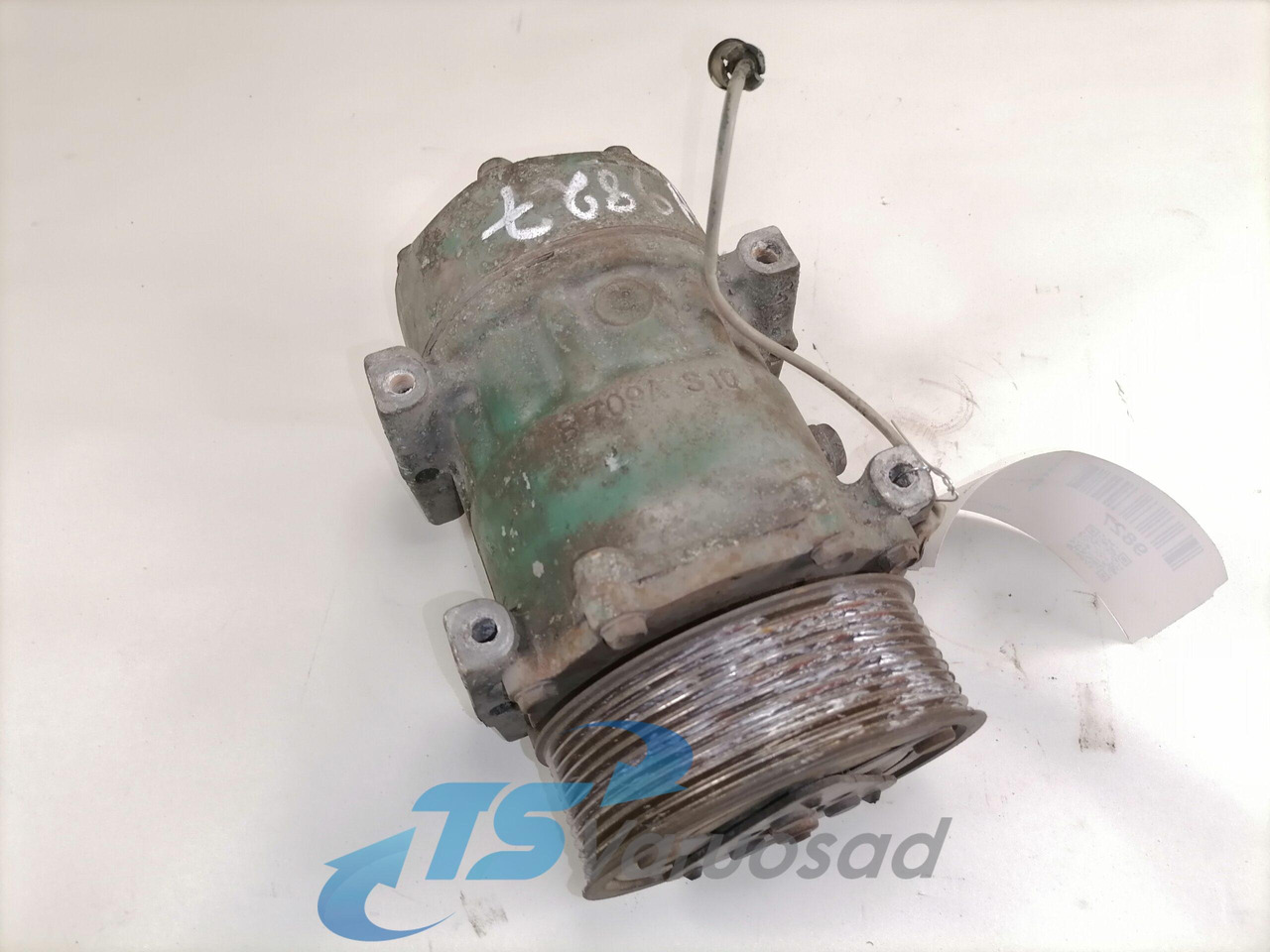 Volvo A/C compressor 7420941036 - Греење/ Вентилација за Камион: слика 2 Volvo A/C compressor 7420941036 - Греење/ Вентилација за Камион: слика 2